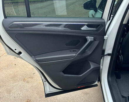 Білий Фольксваген Тігуан, об'ємом двигуна 1.98 л та пробігом 35 тис. км за 31600 $, фото 22 на Automoto.ua