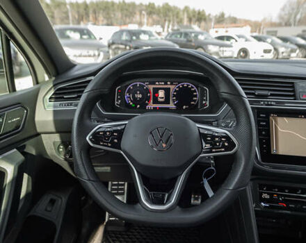 Белый Фольксваген Тигуан, объемом двигателя 2 л и пробегом 193 тыс. км за 33490 $, фото 65 на Automoto.ua