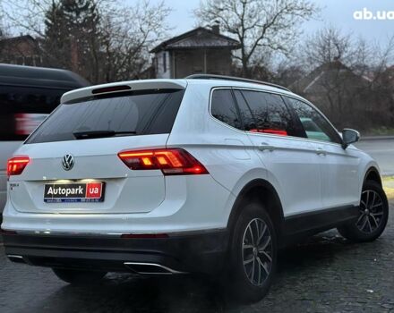 Белый Фольксваген Тигуан, объемом двигателя 2 л и пробегом 102 тыс. км за 21990 $, фото 7 на Automoto.ua