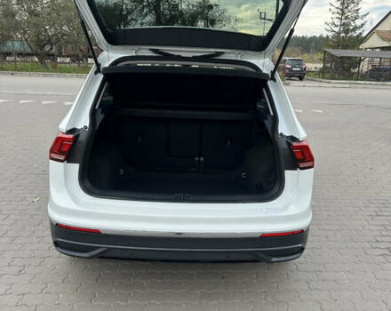 Білий Фольксваген Тігуан, об'ємом двигуна 2 л та пробігом 133 тис. км за 27550 $, фото 90 на Automoto.ua