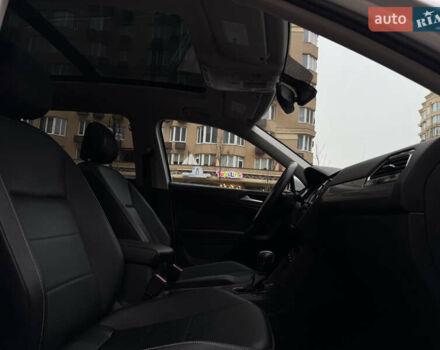 Білий Фольксваген Тігуан, об'ємом двигуна 2 л та пробігом 103 тис. км за 21000 $, фото 26 на Automoto.ua