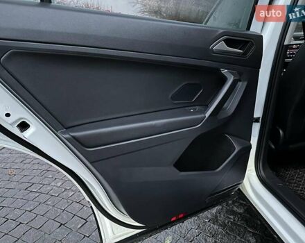 Белый Фольксваген Тигуан, объемом двигателя 2 л и пробегом 102 тыс. км за 21990 $, фото 13 на Automoto.ua