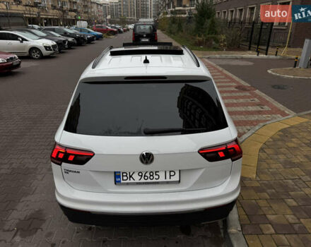 Білий Фольксваген Тігуан, об'ємом двигуна 2 л та пробігом 103 тис. км за 21000 $, фото 34 на Automoto.ua