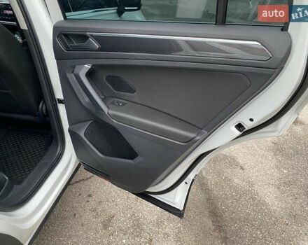 Білий Фольксваген Тігуан, об'ємом двигуна 1.98 л та пробігом 10 тис. км за 35500 $, фото 23 на Automoto.ua