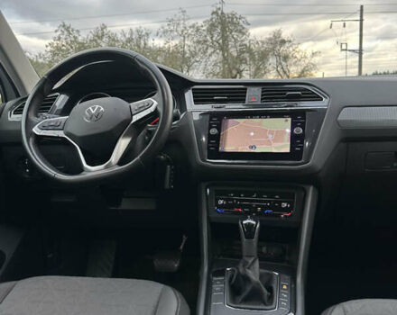 Белый Фольксваген Тигуан, объемом двигателя 2 л и пробегом 132 тыс. км за 27750 $, фото 101 на Automoto.ua