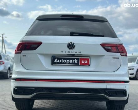 Белый Фольксваген Тигуан, объемом двигателя 2 л и пробегом 58 тыс. км за 31490 $, фото 7 на Automoto.ua