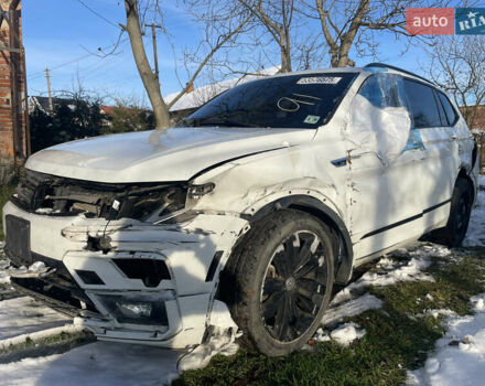 Белый Фольксваген Тигуан, объемом двигателя 1.98 л и пробегом 115 тыс. км за 13000 $, фото 2 на Automoto.ua