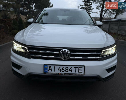 Белый Фольксваген Тигуан, объемом двигателя 2 л и пробегом 67 тыс. км за 21300 $, фото 1 на Automoto.ua