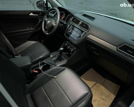 Белый Фольксваген Тигуан, объемом двигателя 2 л и пробегом 102 тыс. км за 21990 $, фото 22 на Automoto.ua