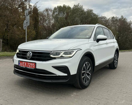 Белый Фольксваген Тигуан, объемом двигателя 2 л и пробегом 132 тыс. км за 27750 $, фото 2 на Automoto.ua