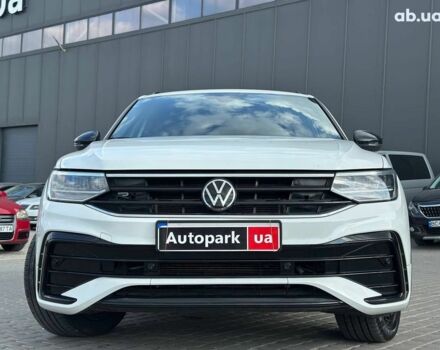 Белый Фольксваген Тигуан, объемом двигателя 2 л и пробегом 58 тыс. км за 31490 $, фото 1 на Automoto.ua