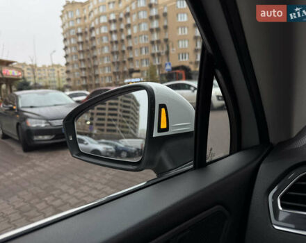 Білий Фольксваген Тігуан, об'ємом двигуна 2 л та пробігом 103 тис. км за 21000 $, фото 18 на Automoto.ua