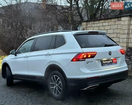 Белый Фольксваген Тигуан, объемом двигателя 2 л и пробегом 102 тыс. км за 21990 $, фото 5 на Automoto.ua