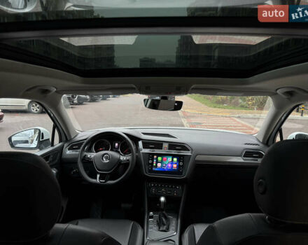 Білий Фольксваген Тігуан, об'ємом двигуна 2 л та пробігом 103 тис. км за 21000 $, фото 24 на Automoto.ua