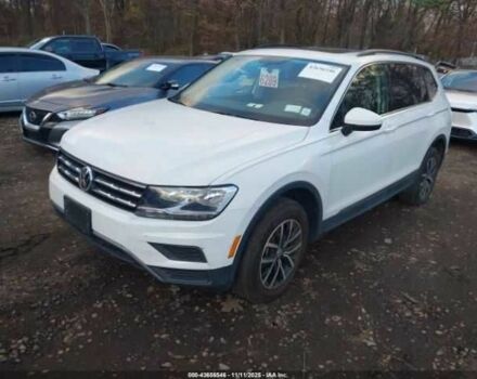 Белый Фольксваген Тигуан, объемом двигателя 2 л и пробегом 31 тыс. км за 5000 $, фото 2 на Automoto.ua