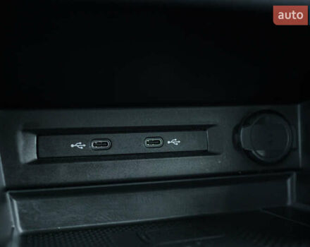 Белый Фольксваген Тигуан, объемом двигателя 2 л и пробегом 193 тыс. км за 33490 $, фото 54 на Automoto.ua