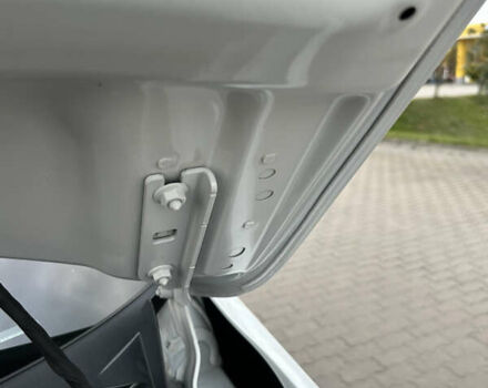 Белый Фольксваген Тигуан, объемом двигателя 2 л и пробегом 132 тыс. км за 27750 $, фото 76 на Automoto.ua