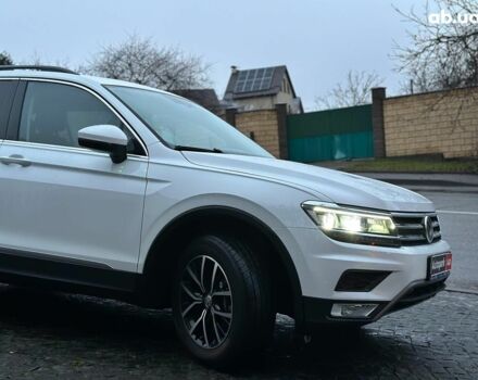 Белый Фольксваген Тигуан, объемом двигателя 2 л и пробегом 102 тыс. км за 21990 $, фото 9 на Automoto.ua