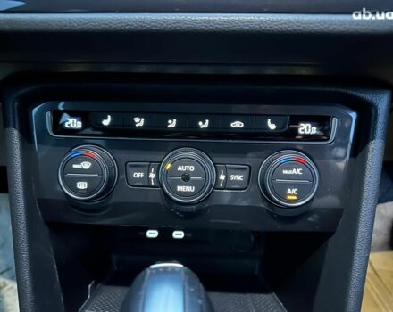 Белый Фольксваген Тигуан, объемом двигателя 2 л и пробегом 102 тыс. км за 21990 $, фото 24 на Automoto.ua