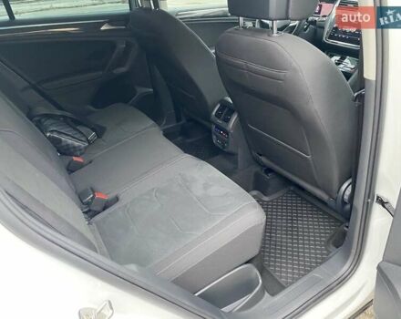 Білий Фольксваген Тігуан, об'ємом двигуна 1.98 л та пробігом 10 тис. км за 35500 $, фото 24 на Automoto.ua