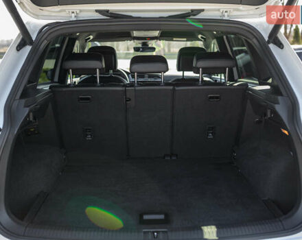 Белый Фольксваген Тигуан, объемом двигателя 2 л и пробегом 193 тыс. км за 33490 $, фото 32 на Automoto.ua