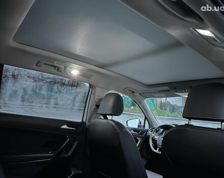 Белый Фольксваген Тигуан, объемом двигателя 2 л и пробегом 102 тыс. км за 21990 $, фото 18 на Automoto.ua