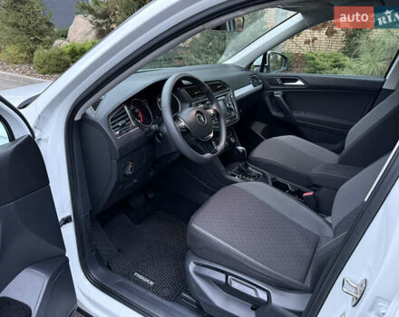 Белый Фольксваген Тигуан, объемом двигателя 2 л и пробегом 67 тыс. км за 21300 $, фото 9 на Automoto.ua