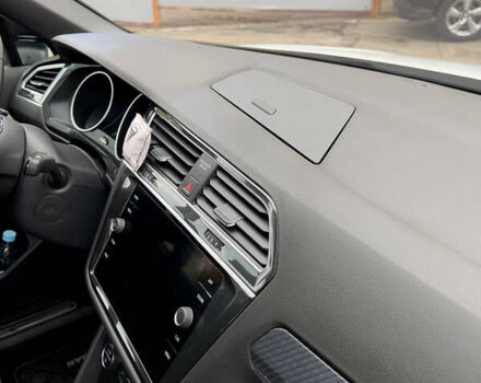 Белый Фольксваген Тигуан, объемом двигателя 1.98 л и пробегом 77 тыс. км за 26550 $, фото 14 на Automoto.ua