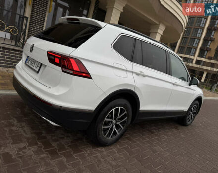 Білий Фольксваген Тігуан, об'ємом двигуна 2 л та пробігом 103 тис. км за 21000 $, фото 37 на Automoto.ua