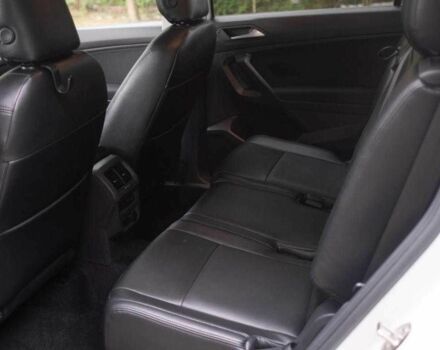 Белый Фольксваген Тигуан, объемом двигателя 2 л и пробегом 67 тыс. км за 16800 $, фото 7 на Automoto.ua