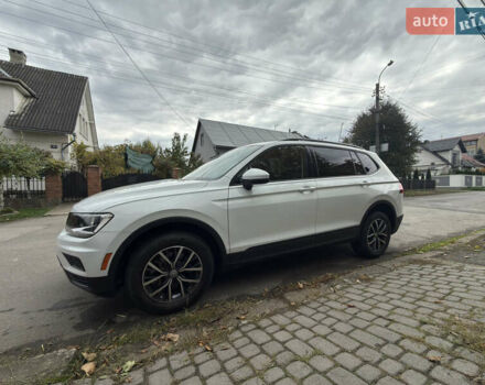 Белый Фольксваген Тигуан, объемом двигателя 2 л и пробегом 39 тыс. км за 24500 $, фото 2 на Automoto.ua