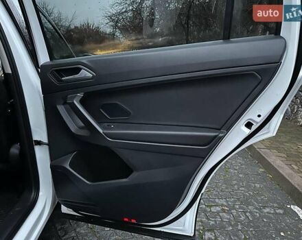 Белый Фольксваген Тигуан, объемом двигателя 2 л и пробегом 102 тыс. км за 21990 $, фото 20 на Automoto.ua