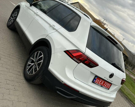 Білий Фольксваген Тігуан, об'ємом двигуна 2 л та пробігом 133 тис. км за 27550 $, фото 24 на Automoto.ua