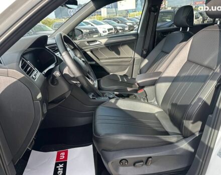 Белый Фольксваген Тигуан, объемом двигателя 2 л и пробегом 58 тыс. км за 31490 $, фото 20 на Automoto.ua