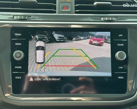 Белый Фольксваген Тигуан, объемом двигателя 2 л и пробегом 58 тыс. км за 31490 $, фото 30 на Automoto.ua
