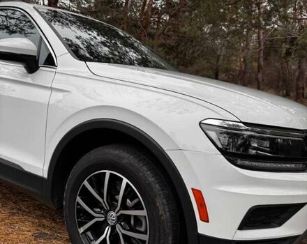 Білий Фольксваген Тігуан, об'ємом двигуна 2 л та пробігом 125 тис. км за 20000 $, фото 1 на Automoto.ua