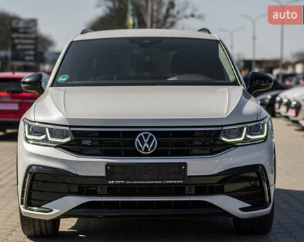 Белый Фольксваген Тигуан, объемом двигателя 2 л и пробегом 193 тыс. км за 33490 $, фото 19 на Automoto.ua