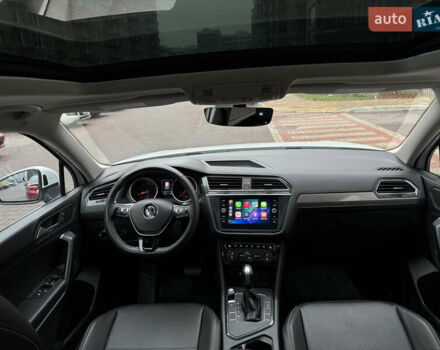 Білий Фольксваген Тігуан, об'ємом двигуна 2 л та пробігом 103 тис. км за 21000 $, фото 2 на Automoto.ua