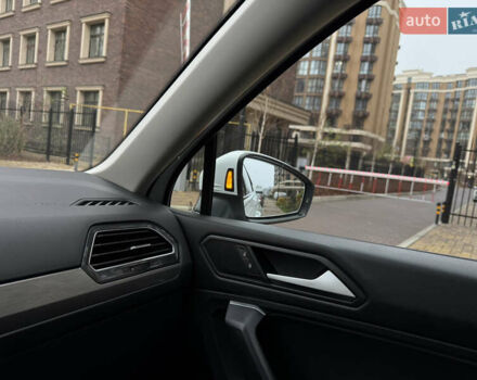 Білий Фольксваген Тігуан, об'ємом двигуна 2 л та пробігом 103 тис. км за 21000 $, фото 19 на Automoto.ua