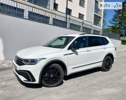 Белый Фольксваген Тигуан, объемом двигателя 1.98 л и пробегом 43 тыс. км за 27999 $, фото 3 на Automoto.ua