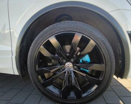 Білий Фольксваген Тігуан, об'ємом двигуна 2 л та пробігом 123 тис. км за 27500 $, фото 70 на Automoto.ua