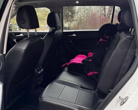 Білий Фольксваген Тігуан, об'ємом двигуна 2 л та пробігом 125 тис. км за 20000 $, фото 25 на Automoto.ua