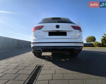 Білий Фольксваген Тігуан, об'ємом двигуна 2 л та пробігом 123 тис. км за 27500 $, фото 52 на Automoto.ua
