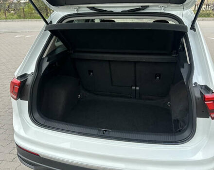 Белый Фольксваген Тигуан, объемом двигателя 2 л и пробегом 132 тыс. км за 27750 $, фото 90 на Automoto.ua