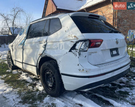 Белый Фольксваген Тигуан, объемом двигателя 1.98 л и пробегом 115 тыс. км за 13000 $, фото 4 на Automoto.ua