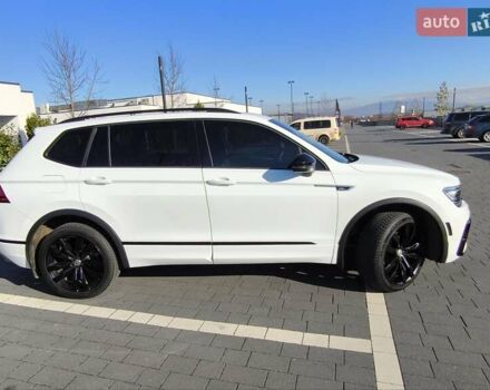 Білий Фольксваген Тігуан, об'ємом двигуна 2 л та пробігом 123 тис. км за 27500 $, фото 42 на Automoto.ua