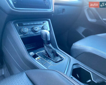 Білий Фольксваген Тігуан, об'ємом двигуна 2 л та пробігом 135 тис. км за 18800 $, фото 14 на Automoto.ua