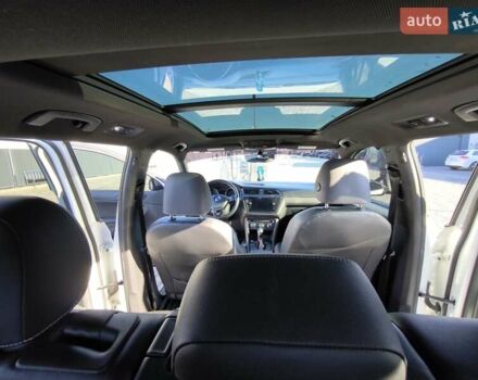 Білий Фольксваген Тігуан, об'ємом двигуна 2 л та пробігом 123 тис. км за 27500 $, фото 88 на Automoto.ua