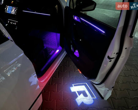 Белый Фольксваген Тигуан, объемом двигателя 1.98 л и пробегом 77 тыс. км за 26550 $, фото 26 на Automoto.ua