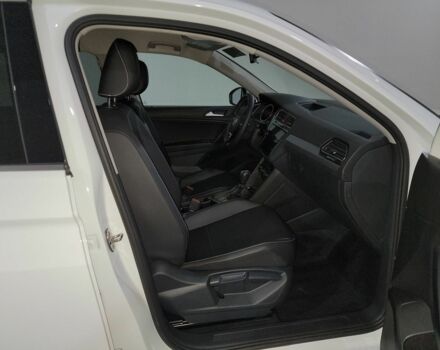 Белый Фольксваген Тигуан, объемом двигателя 2 л и пробегом 32 тыс. км за 18000 $, фото 12 на Automoto.ua